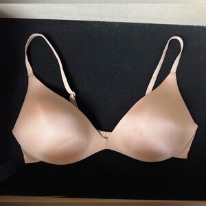 SKIMS clay wireless super push up bra
